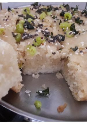 A picture of Rava Dhokla.