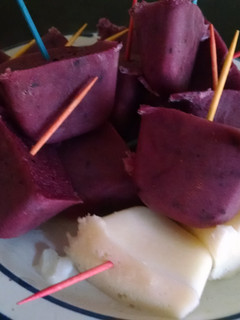 A picture of Frozen yogurt ice cubes.