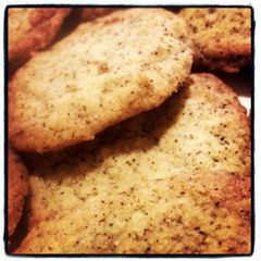 A picture of Earl Gray tea biscuits.