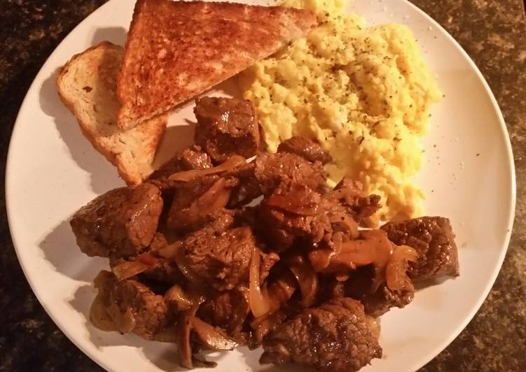 Sirloin Steak Bites and Eggs