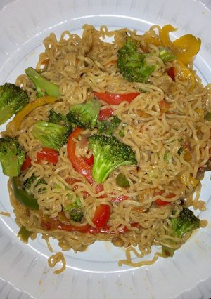 A picture of Broccoli served with Indomie.