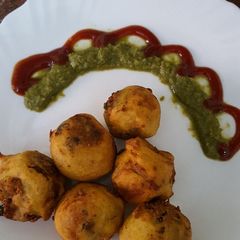 A picture of Batata vada.