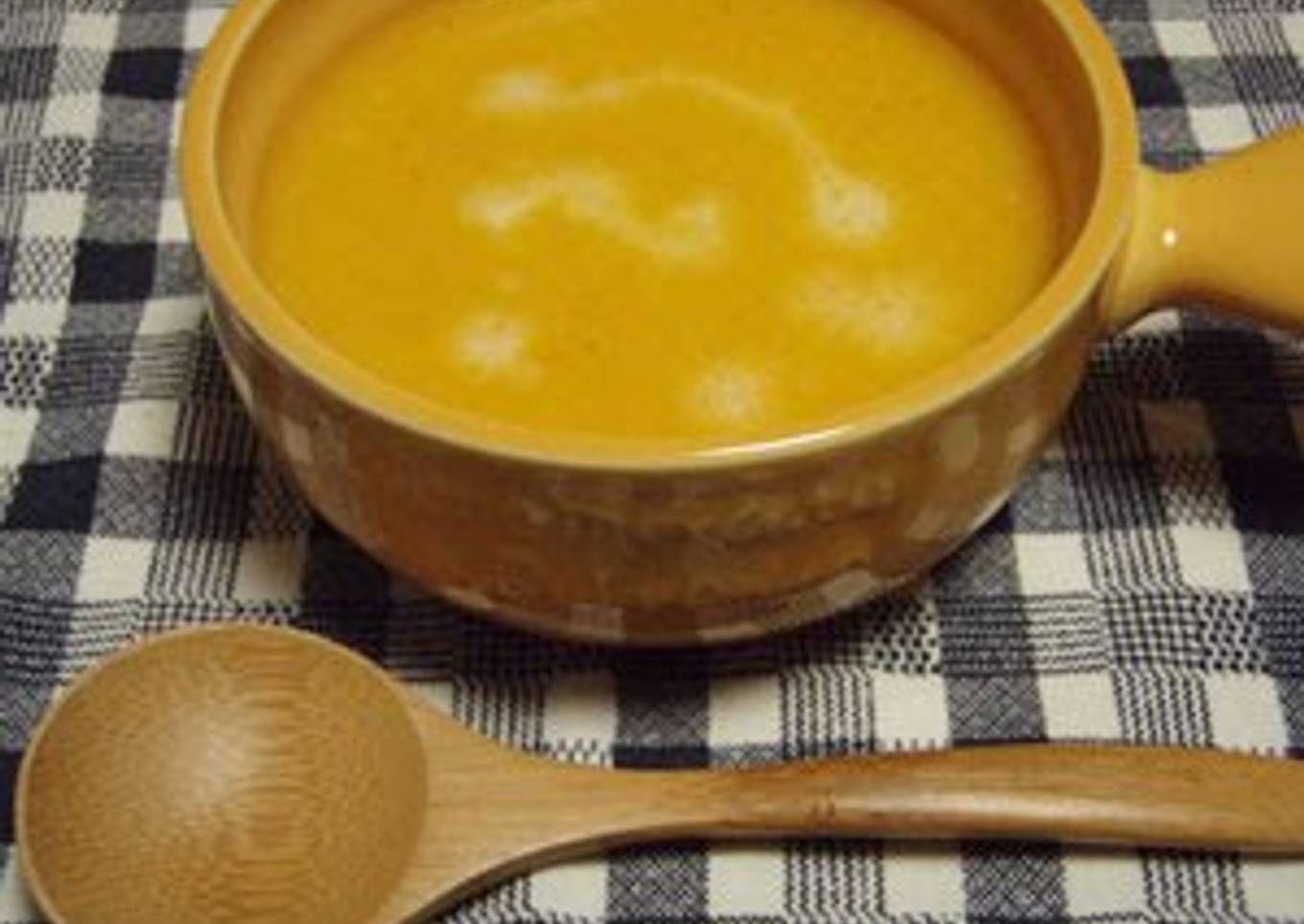 Mild Tasting Cinderella's Pumpkin Soup