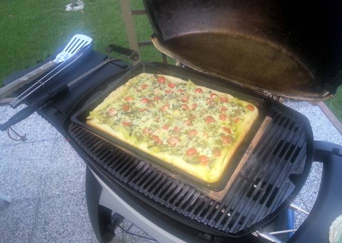 BBQ PIZZA with zucchini and Grana padano