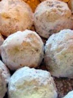 A picture of Wedding Cake Cookies.