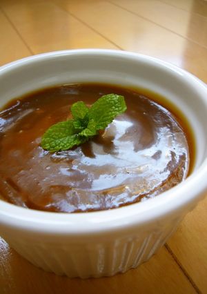 A picture of For Cakes Easy Caramel Flavored Cream.