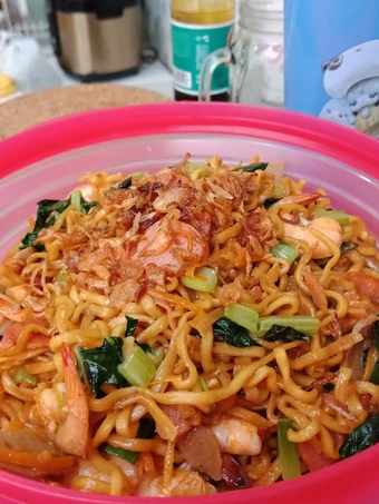 Langkah Gampang Membuat Resep Mie Goreng Udang yang Uenak Anti Ribet, Mantap