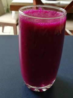 Una foto de Jugo de pitahaya o fruta dragón