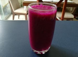 Una foto de Jugo de pitahaya o fruta dragón