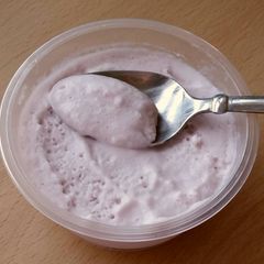A picture of Vickys Strawberry 'Mousse'.