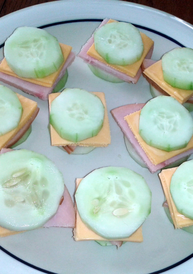 A picture of cucumber sandwiches.