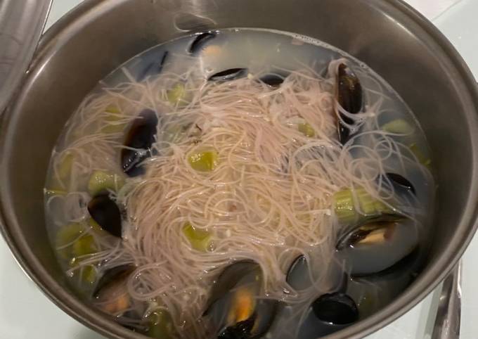 Steps to Make Perfect Mussel Bee Hoon Soup