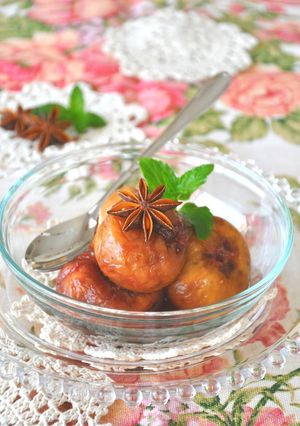 A picture of Stewed Figs in Wine Compote.