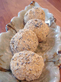A picture of Ohagi-style Brown Rice Balls with Sesame Kinako Coating.