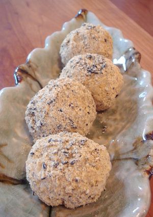 A picture of Ohagi-style Brown Rice Balls with Sesame Kinako Coating.