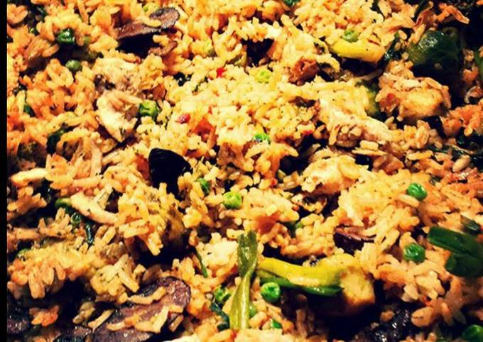 Recipe of Super Quick Homemade Spicy Vegetable Fried Rice 🍄