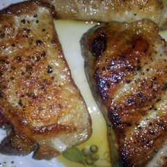 A picture of Steakhouse quality pork loin chops.
