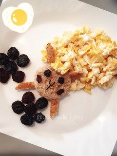 Una foto de Platos divertidos (ovejita de huevos revueltos)