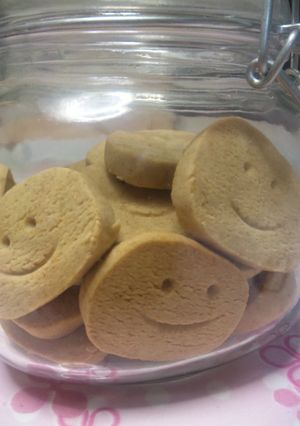 A picture of Macrobiotic? Honey & Kinako Cookies.