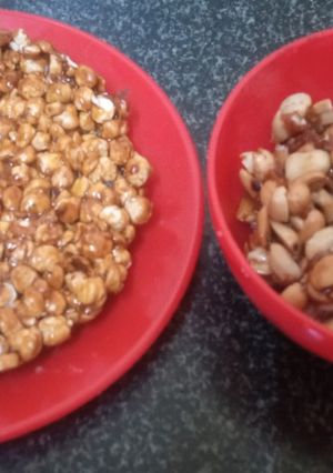 શિંગ તથા દાળિયા ની ચીક્કી (Shing Daliya Chikki Recipe In Gujarati) રેસીપી મુખ્ય ફોટો