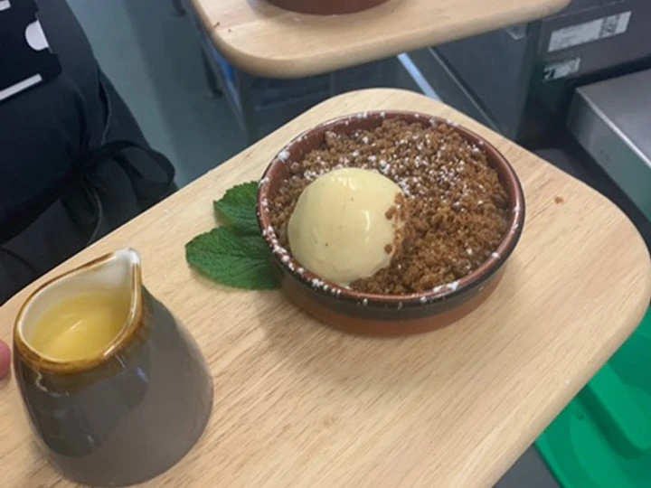 Recipe Spiced apple and pear crumble which Delicious