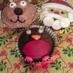 A picture of Vickys Christmas Cake Decoration Ideas.