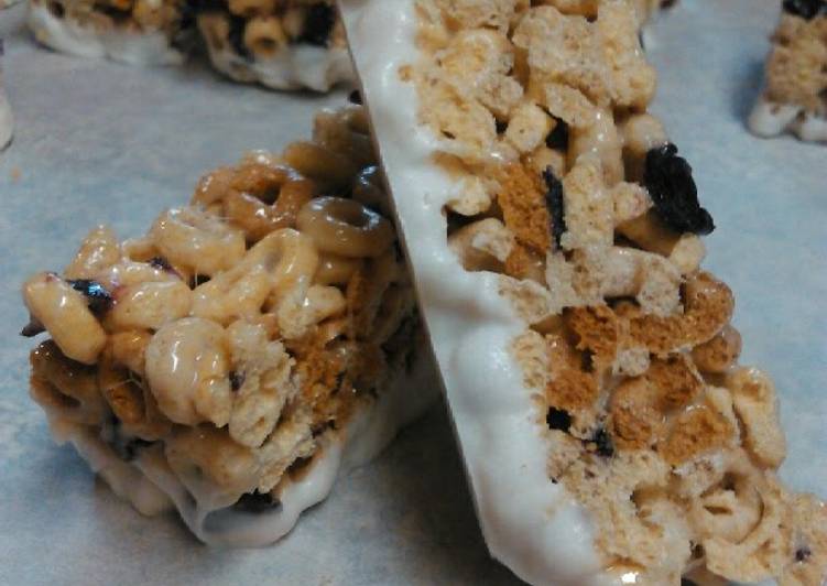 Easiest Way to Make Any-night-of-the-week Blueberry Cherrio Cereal Bars