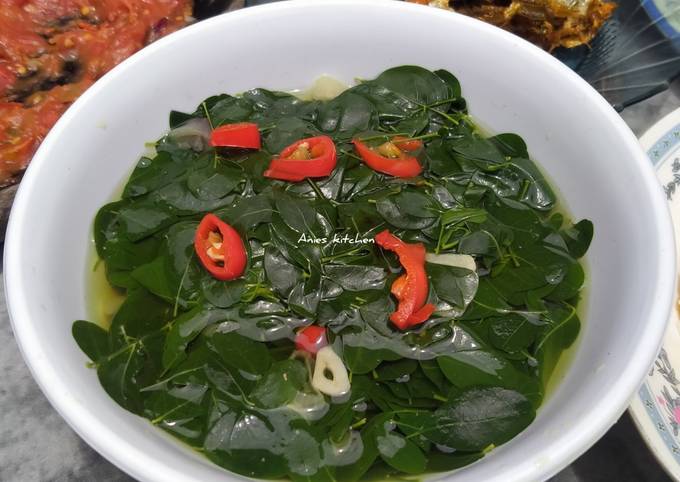 Resep Sayur Bening Daun Kelor Oleh Anisatur Raehan Cookpad