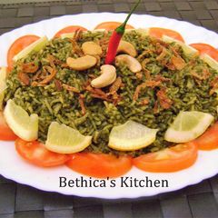 A picture of Spinach Biryani.