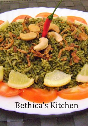 A picture of Spinach Biryani.