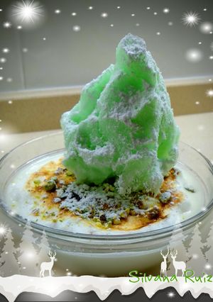 Una foto de 138.🍶🎄Paisaje nevado de leche merengada (Postre light)