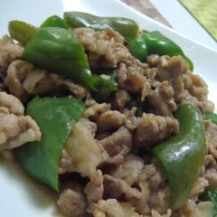 A picture of Miso and Garlic Flavoured Pork and Green Pepper Stir-Fry.