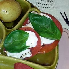 Tomato & Mozzarella Salad A picture of Tomato & Mozzarella Salad.