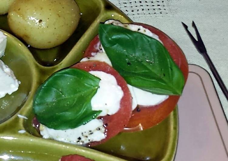 Step-by-Step Guide to Prepare Any-night-of-the-week Tomato & Mozzarella Salad