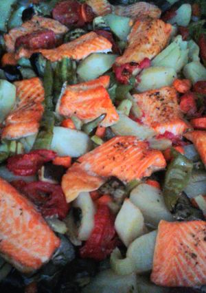 A picture of Baked Salmon in Beer with Vegetables.