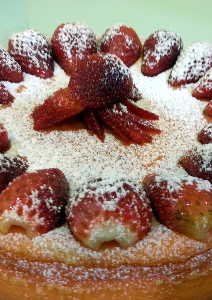 A picture of Raspberry flavored cheesecake.