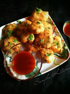 A picture of Urad dal vada.