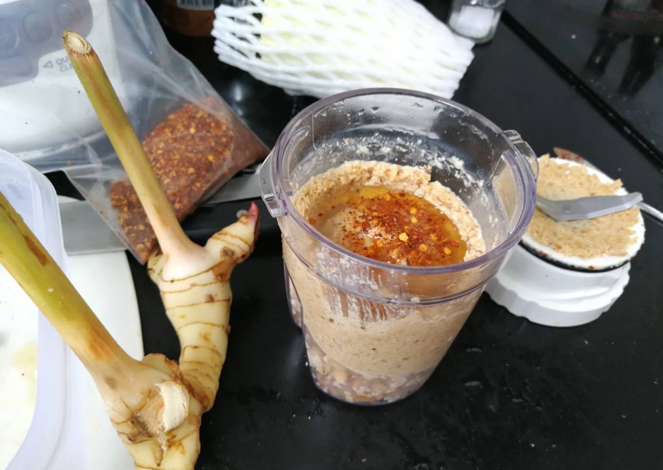 Peanut & Ginger hot dip