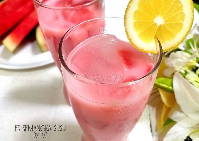 Resep Es Semangka Susu oleh Fitriana - Cookpad