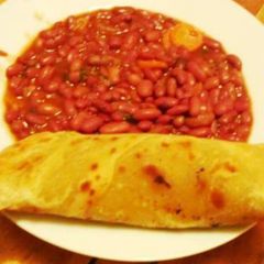 A picture of Stewed beans with chapati.