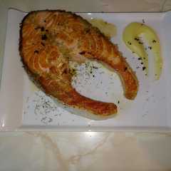 Una foto de Salmón a la plancha a la Lima