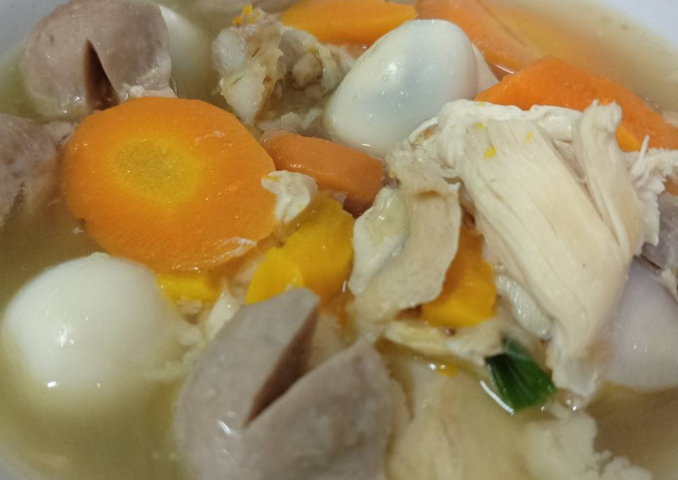 Sup Ayam bakso telur puyuh