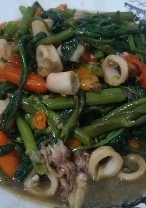 Foto resep Kangkung tiram cumi asin
