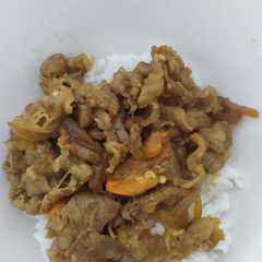 A picture of Beef bowl ala yoshinoya/hokben.