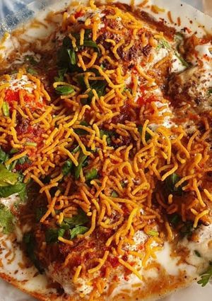 A picture of Stuffed Dahi Vada Chaat.