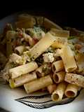 Il Rigatone, poireau, poudre de Basilic, etc