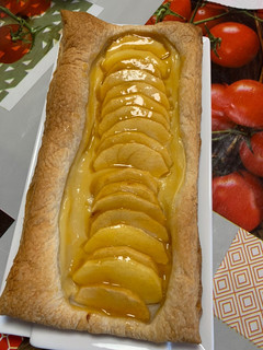 Una foto de Hojaldre de manzana y crema pastelera