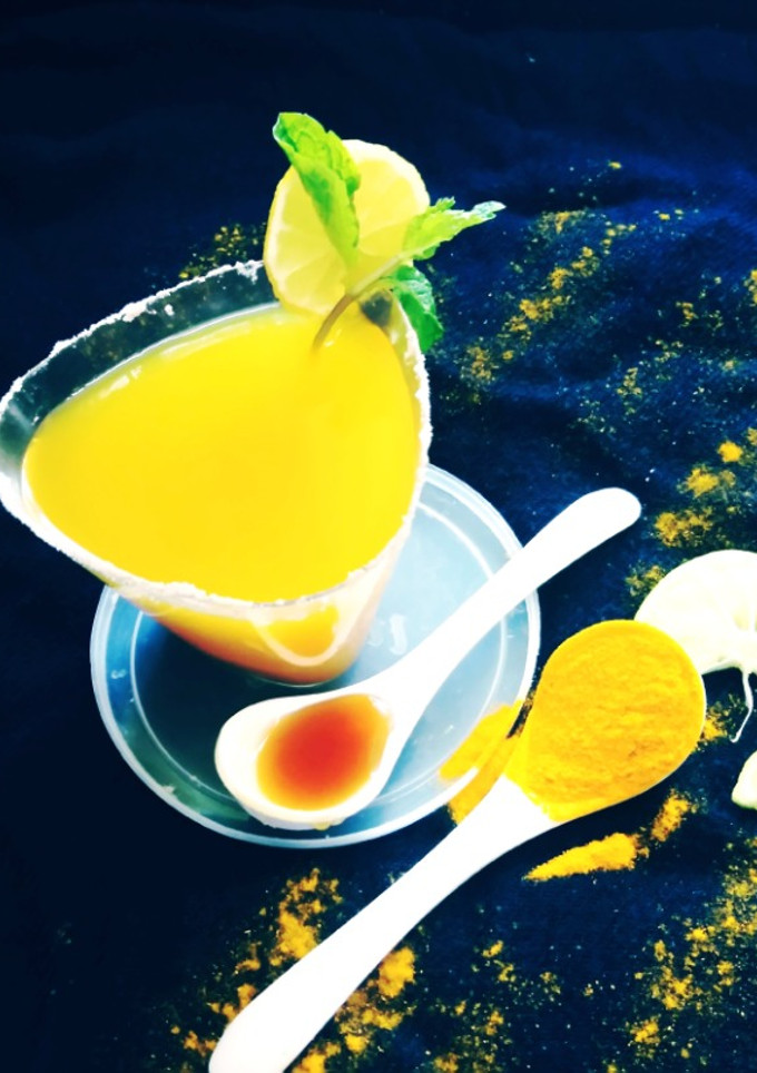 ટમૅરીક ટી (Turmeric Tea Recipe In Gujarati) રેસીપી મુખ્ય ફોટો