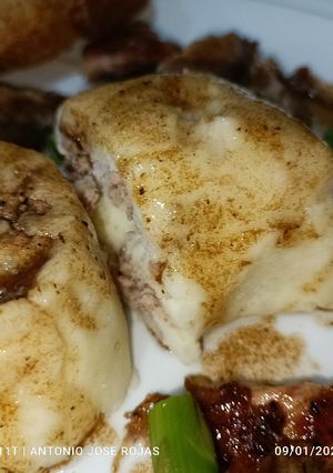 Una foto de Brazo de patata, relleno de codillo