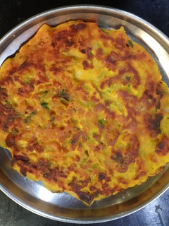 टोमॅटो आमलेट (tomato omelette recipe in marathi) रेसिपी चे मुख्य फोटो
